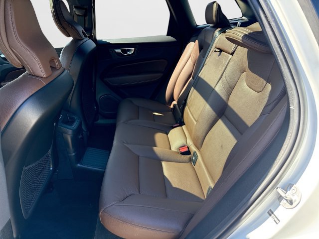 Certified 2025 Volvo XC60 T8 Plus w/ Protection Package Premier AWD/4WD image 29