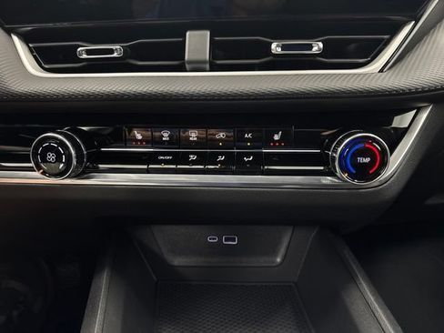 New 2026 Chevrolet Equinox LT w/ Safety and Technology Package FWD image 19