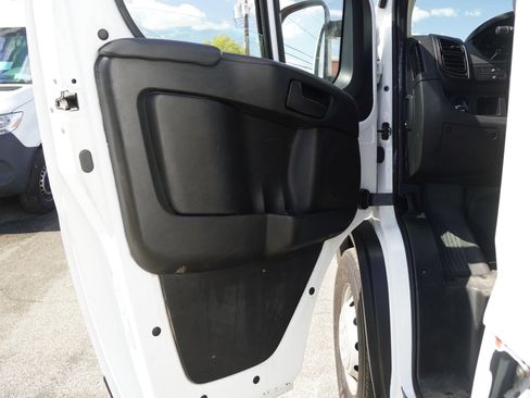 Used 2023 RAM ProMaster 2500 FWD image 14