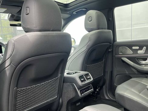 Used 2022 Mercedes-Benz GLS 450 4MATIC image 31