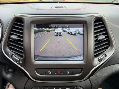 Used 2021 Jeep Cherokee Trailhawk w/ Trailer Tow Group AWD/4WD image 22