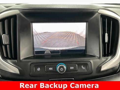 Certified 2022 GMC Terrain SLE w/ Driver Convenience Package image 3