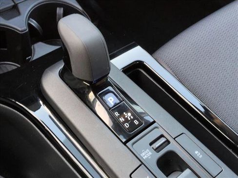 Used 2025 Toyota Prius LE image 12