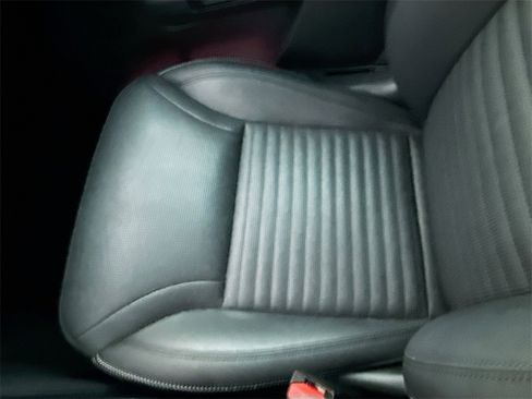 Used 2023 Land Rover Discovery S R-Dynamic image 22