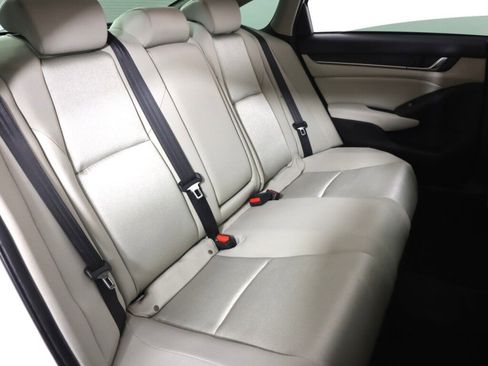 Used 2018 Honda Accord EX image 39