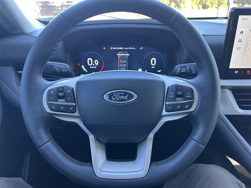 New 2025 Ford Explorer Active w/ Active Comfort Package image 9