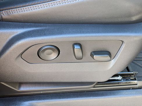 Used 2025 Chevrolet Silverado 1500 High Country image 11