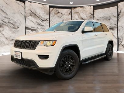Used 2018 Jeep Grand Cherokee Laredo