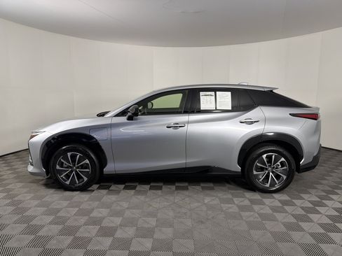 Used 2025 Lexus RZ 450e w/ Accessory Package (2T) image 4