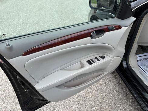 Used 2006 Buick Lucerne CXL w/ Luxury Package FWD image 9
