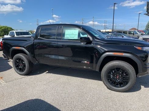 New 2025 GMC Canyon AT4 image 3