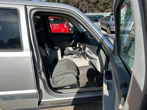 Used 2008 Jeep Liberty Sport w/ Popular Equipment Group AWD/4WD image 30
