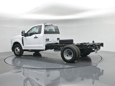 New 2026 Ford F350 XL w/ XL Chrome Package RWD image 17