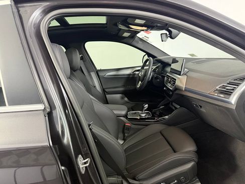 Used 2025 BMW X4 xDrive30i AWD/4WD image 32