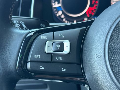 Used 2018 Volkswagen Golf R 4-Door AWD/4WD image 26