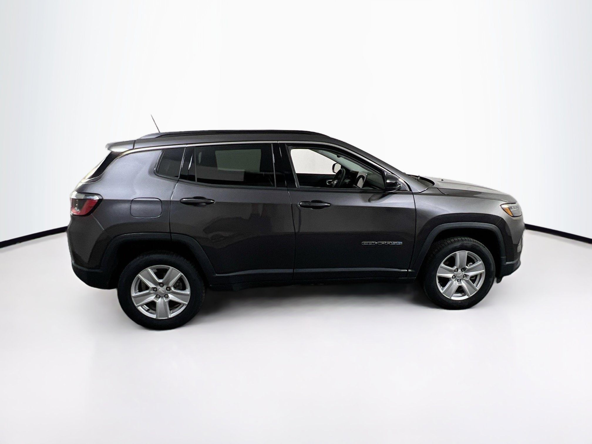 Used 2022 Jeep Compass Latitude AWD/4WD image 4