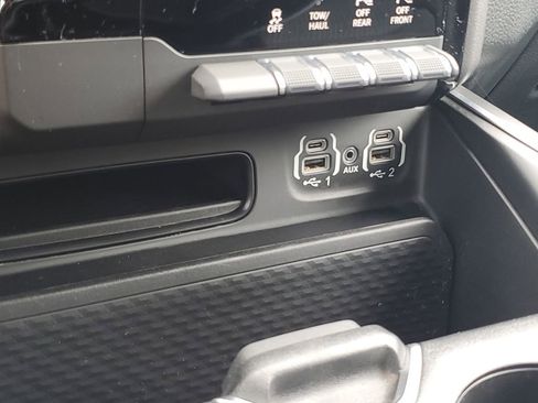 Used 2023 RAM 1500 Big Horn AWD/4WD image 31