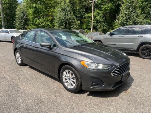 Used 2017 Ford Fusion S FWD image 11