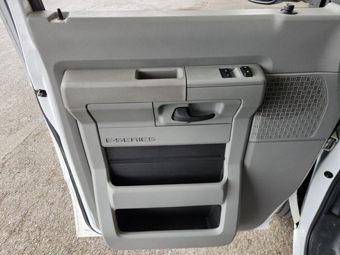 Used 2022 Ford E-350 and Econoline 350 Super Duty w/ Power Windows & Locks Group RWD image 15
