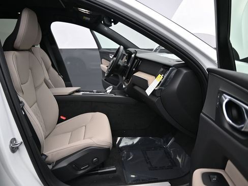 New 2026 Volvo XC60 B5 Core w/ Climate Package image 15