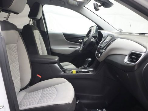 Used 2020 Chevrolet Equinox LT image 9