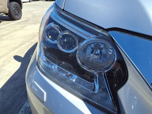 Used 2017 Lexus GX 460 Premium image 10