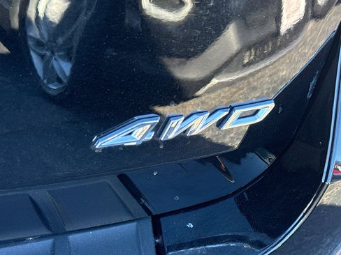 Used 2024 Ford Explorer XLT w/ Equipment Group 202A image 9