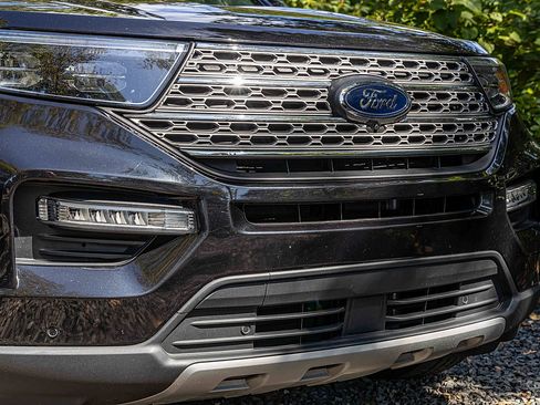 Used 2023 Ford Explorer Limited image 28