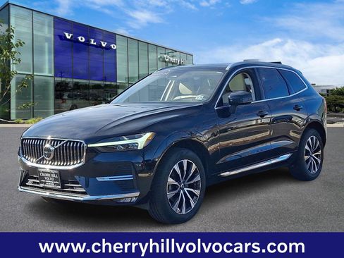 Certified 2023 Volvo XC60 B5 Plus image 3