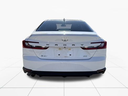 Used 2025 Toyota Camry SE image 7