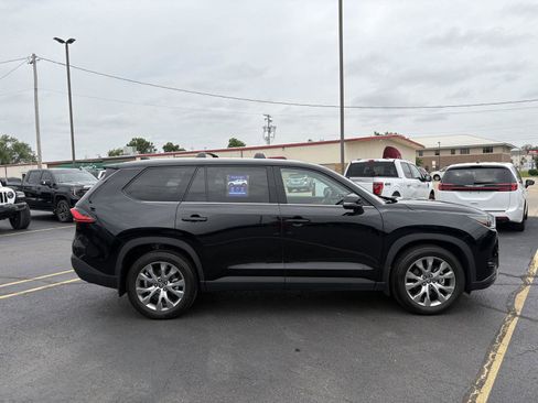 Used 2024 Toyota Grand Highlander AWD image 28