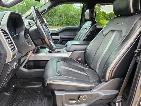 Used 2019 Ford F150 Platinum w/ Equipment Group 701A Luxury RWD image 17