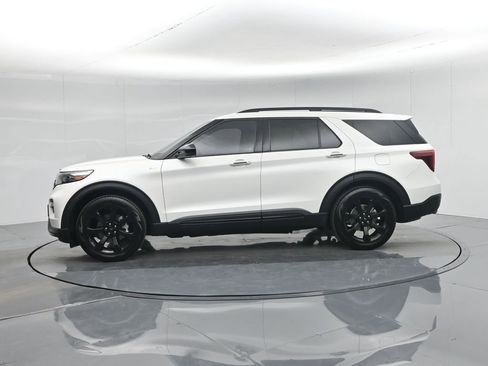 Certified 2023 Ford Explorer ST-Line w/ Class IV Trailer Tow Package image 24