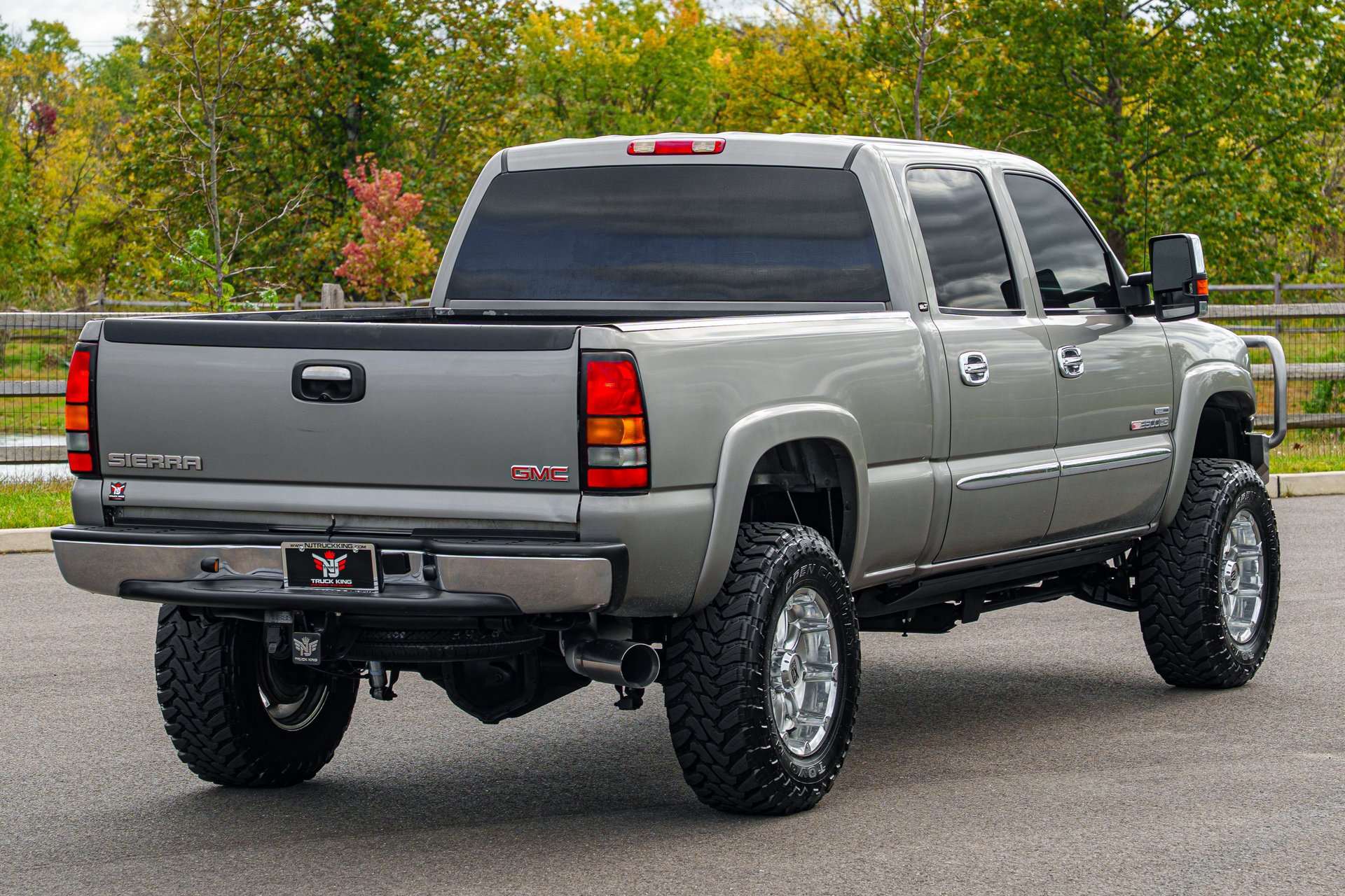 Used 2007 GMC Sierra 2500 SLT w/ Heavy-Duty Power Package AWD/4WD image 15