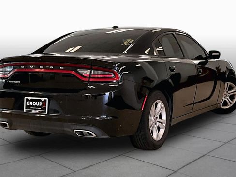 Used 2019 Dodge Charger SXT RWD image 12