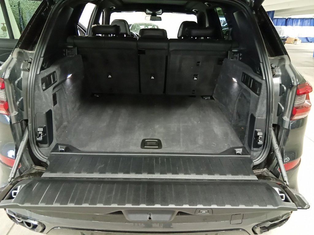 Used 2020 BMW X5 M50i AWD/4WD image 11