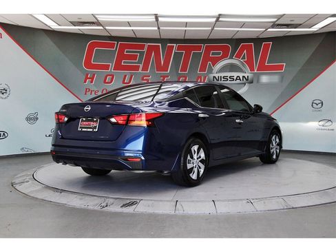 Certified 2024 Nissan Altima 2.5 S image 5