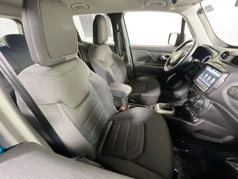 Used 2022 Jeep Renegade Latitude w/ Convenience Group AWD/4WD image 27