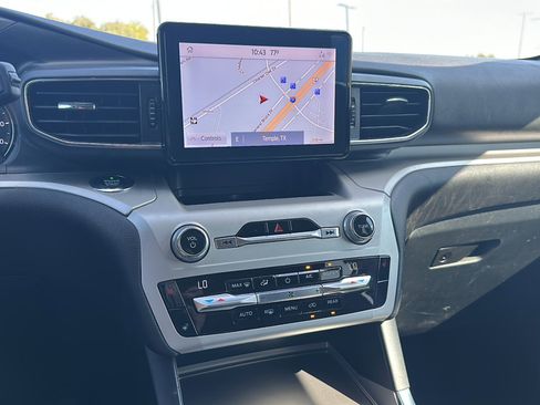 Used 2021 Ford Explorer XLT w/ Equipment Group 202A image 32