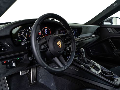 Used 2025 Porsche 911 GT3 RWD image 42