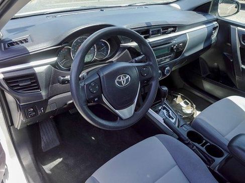 Used 2015 Toyota Corolla L FWD image 9