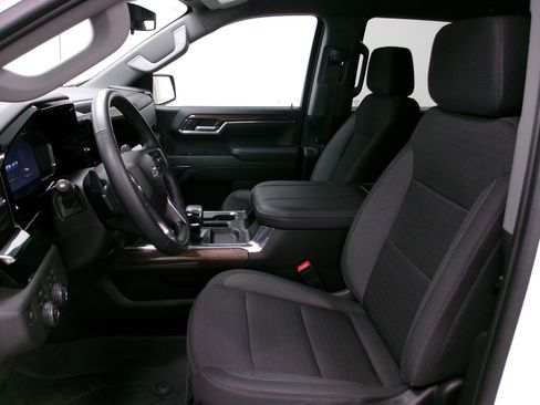Used 2023 Chevrolet Silverado 1500 RST w/ Redline Edition AWD/4WD image 7