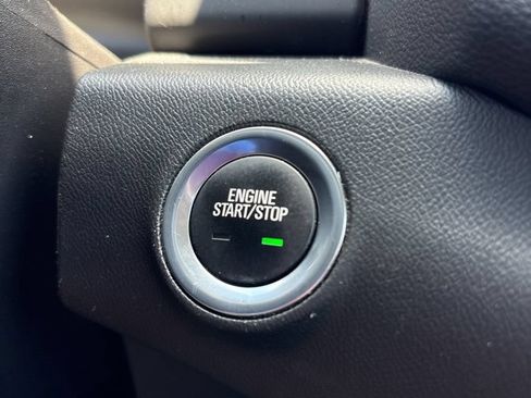 Used 2024 GMC Terrain SLE AWD/4WD image 30