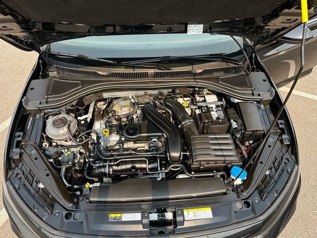 Used 2025 Volkswagen Jetta SE FWD image 7