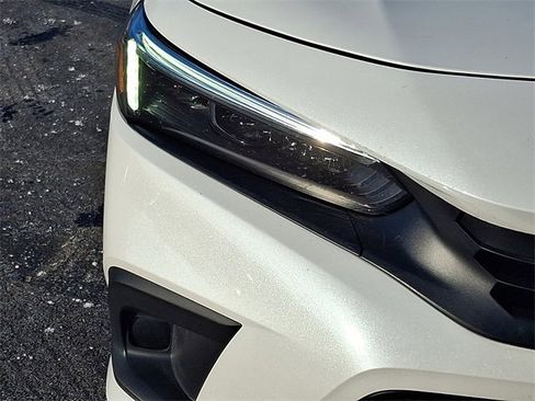 Used 2024 Honda Civic EX-L image 9
