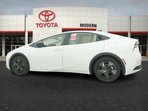 New 2026 Toyota Prius LE image 12