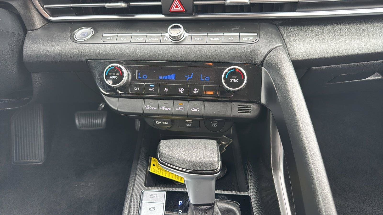 Used 2024 Hyundai Elantra SEL FWD image 16