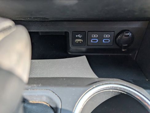 Used 2022 Toyota Highlander XSE image 16