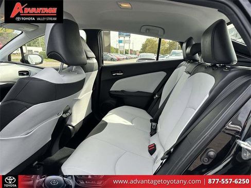 Certified 2022 Toyota Prius XLE image 15