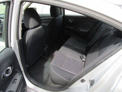 Used 2016 Nissan Versa FWD image 9